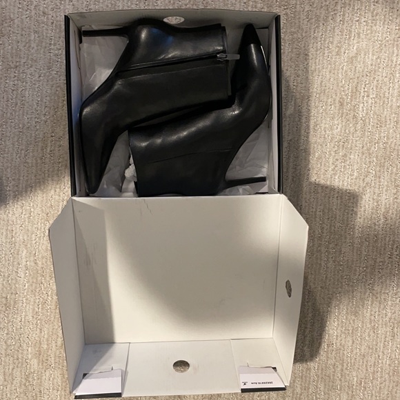 Nine West black leather boots - Picture 7 of 8